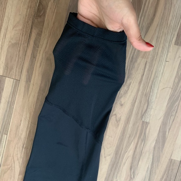 Nike Dryfit Leggings with Pocket - Picture 5 of 10